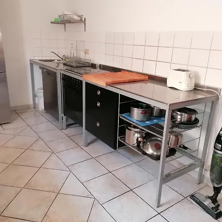 Apartment Souterrain 2-zimmer In *
