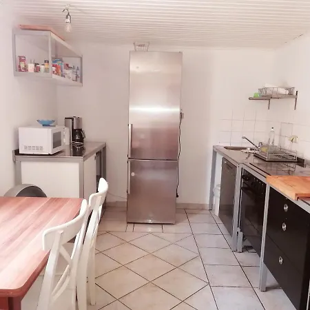 Souterrain 2-zimmer In Apartment