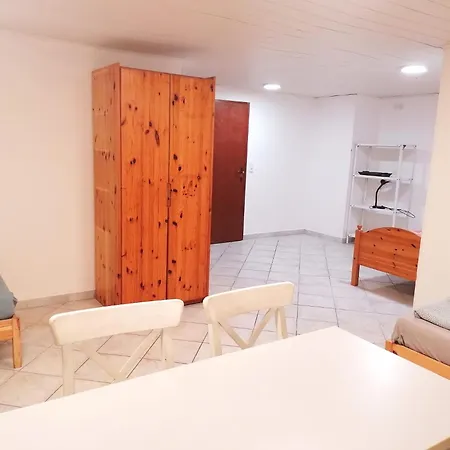Apartment Souterrain 2-zimmer In *