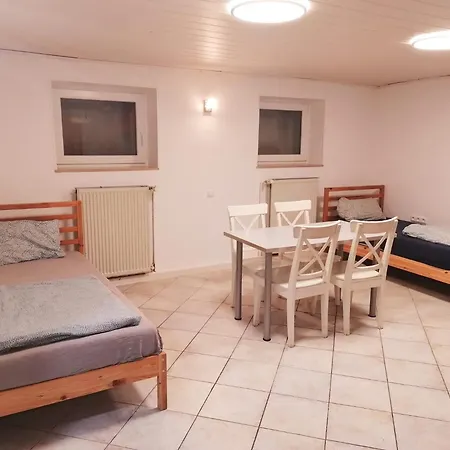 Souterrain 2-zimmer In Lägenhet *